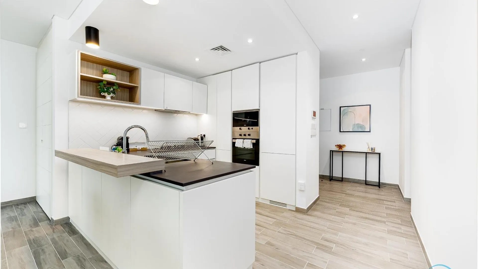 Lovely 2Br At Belgravia Square, Jvc By Deluxe Holiday Homes Dubaj